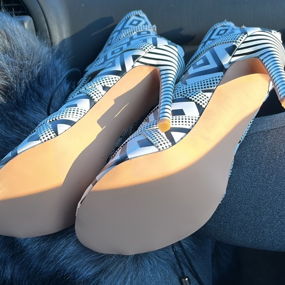 SeXXXy Stiletto Heels w/ Geometric Patterns and Cool Cutouts - Picture 6 of 13